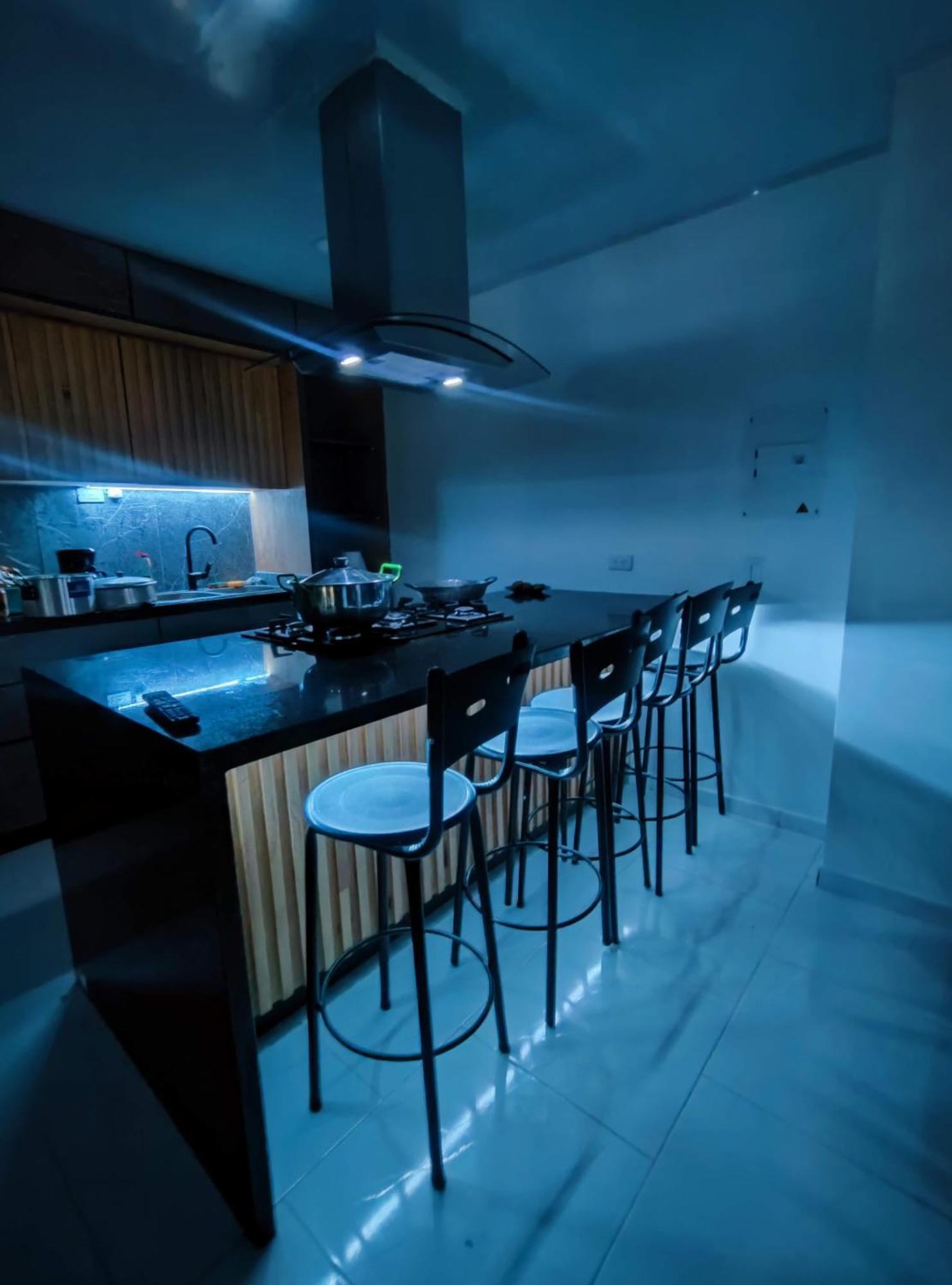 Villa Fm Luxury De Arquitectura Mediterranea Piscina Privada Y Cine Melgar