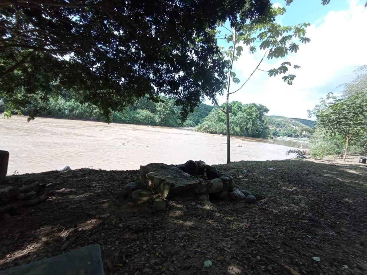 Familiar Con Piscina Ac Apartamento Melgar