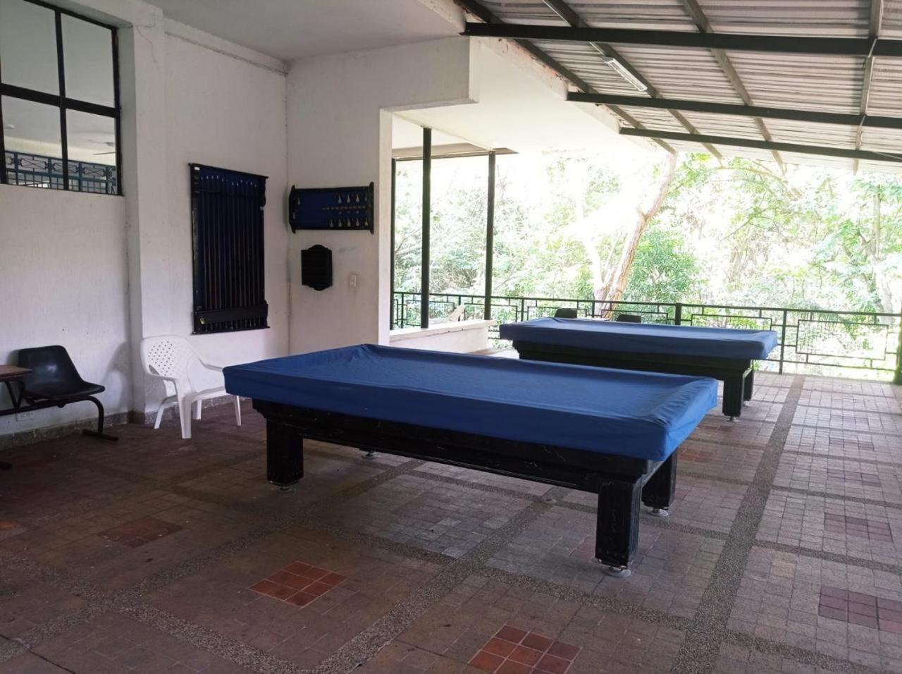 Familiar Con Piscina Ac Apartamento