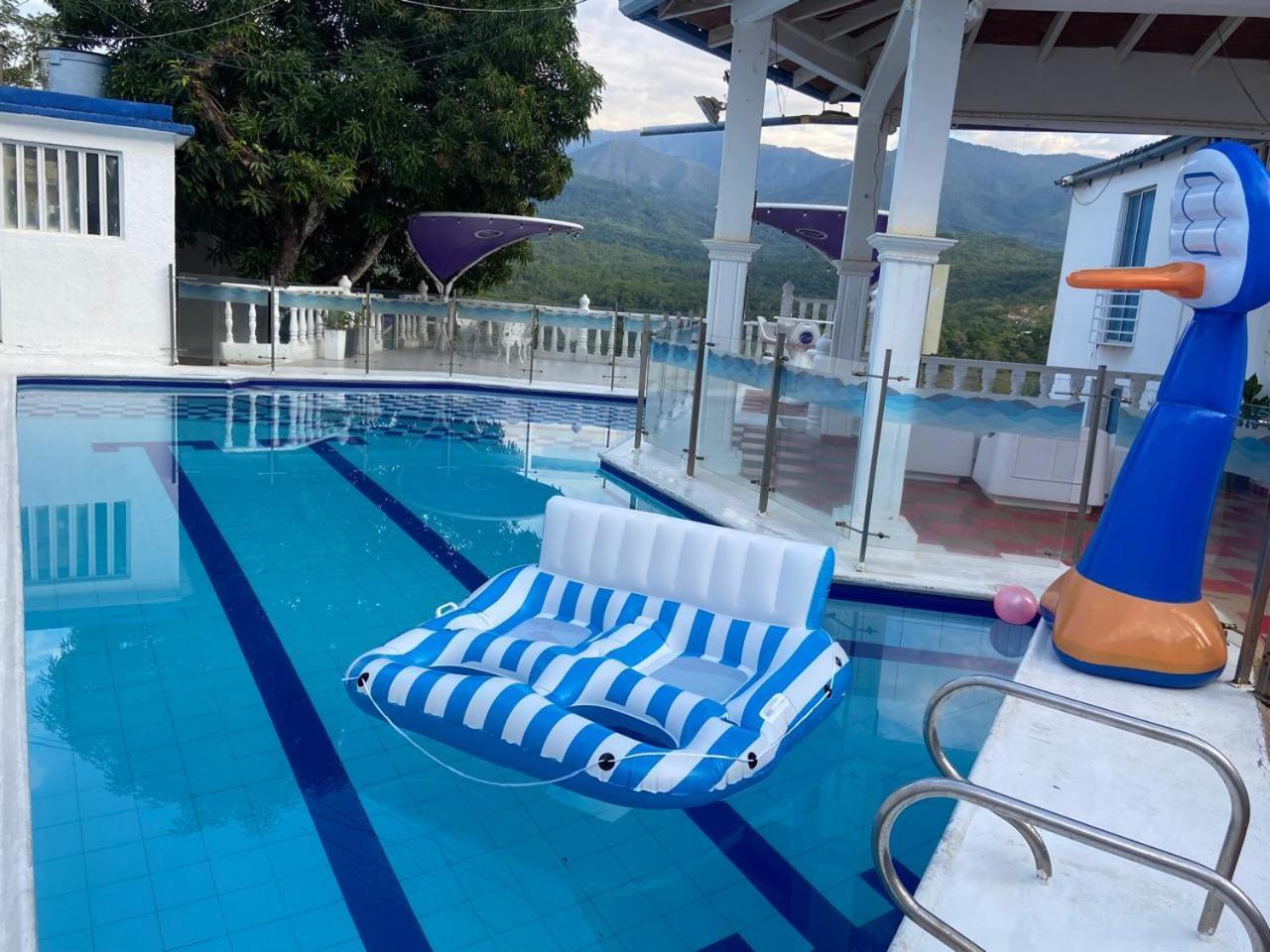 Escapate Del Bullicio Urbano Y Disfruta De Un Descanso Reparador Hotel