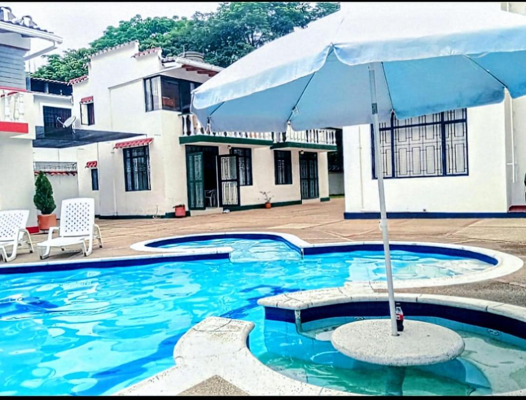 Сasa de vacaciones Casa Campestre Con Piscina Y Jacuzzi En Melgar