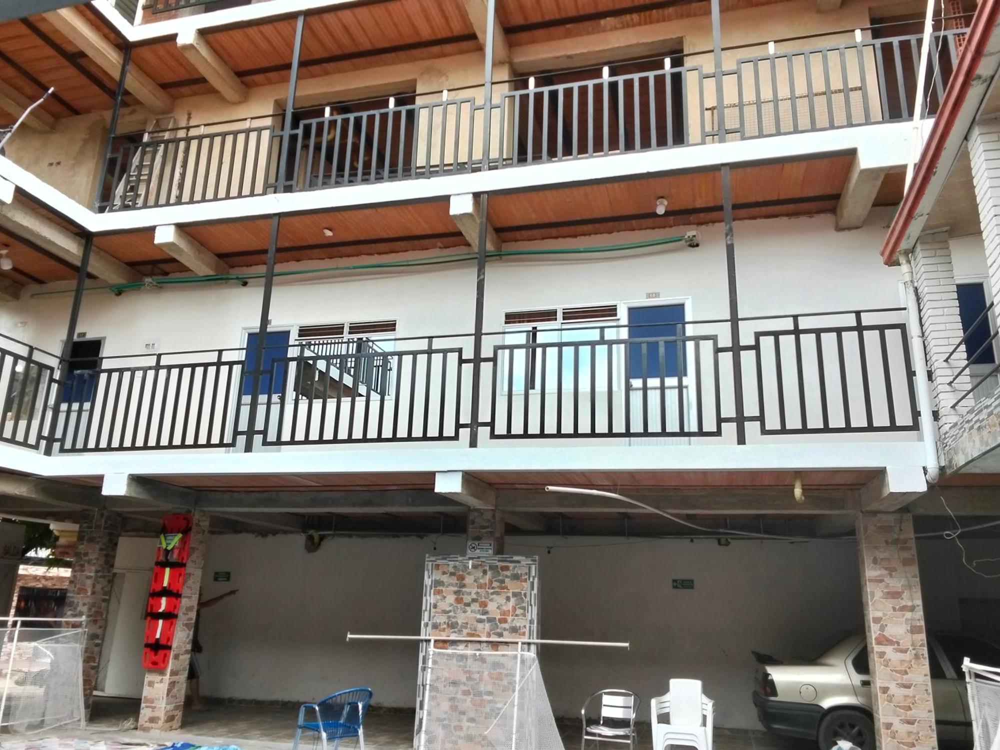 Escorpion Hotel 2*