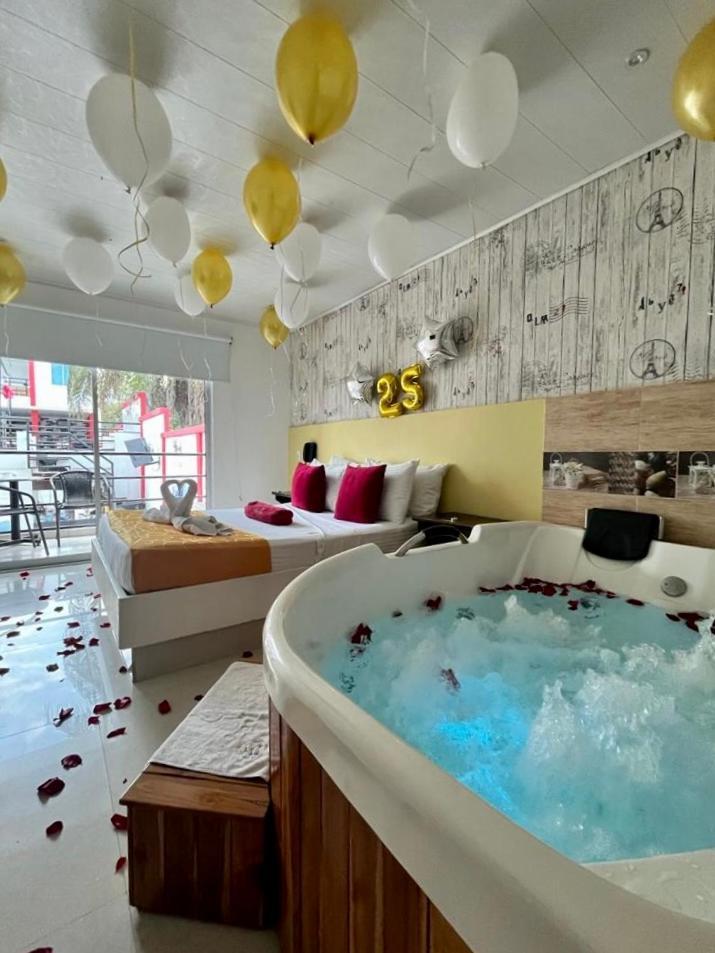 Hotel Bora Club
