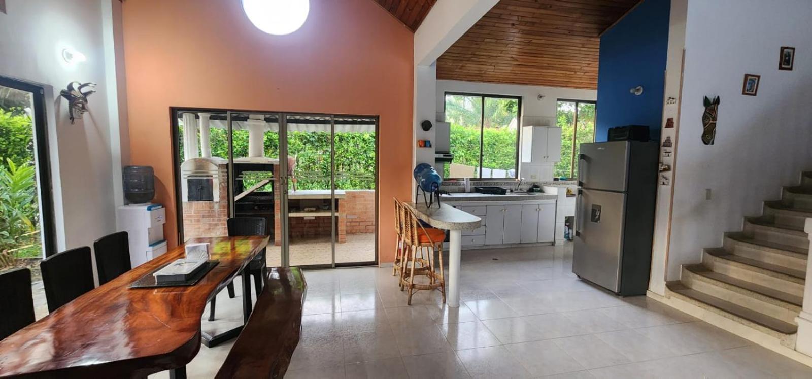 Casa Con Piscina Privada Melgar