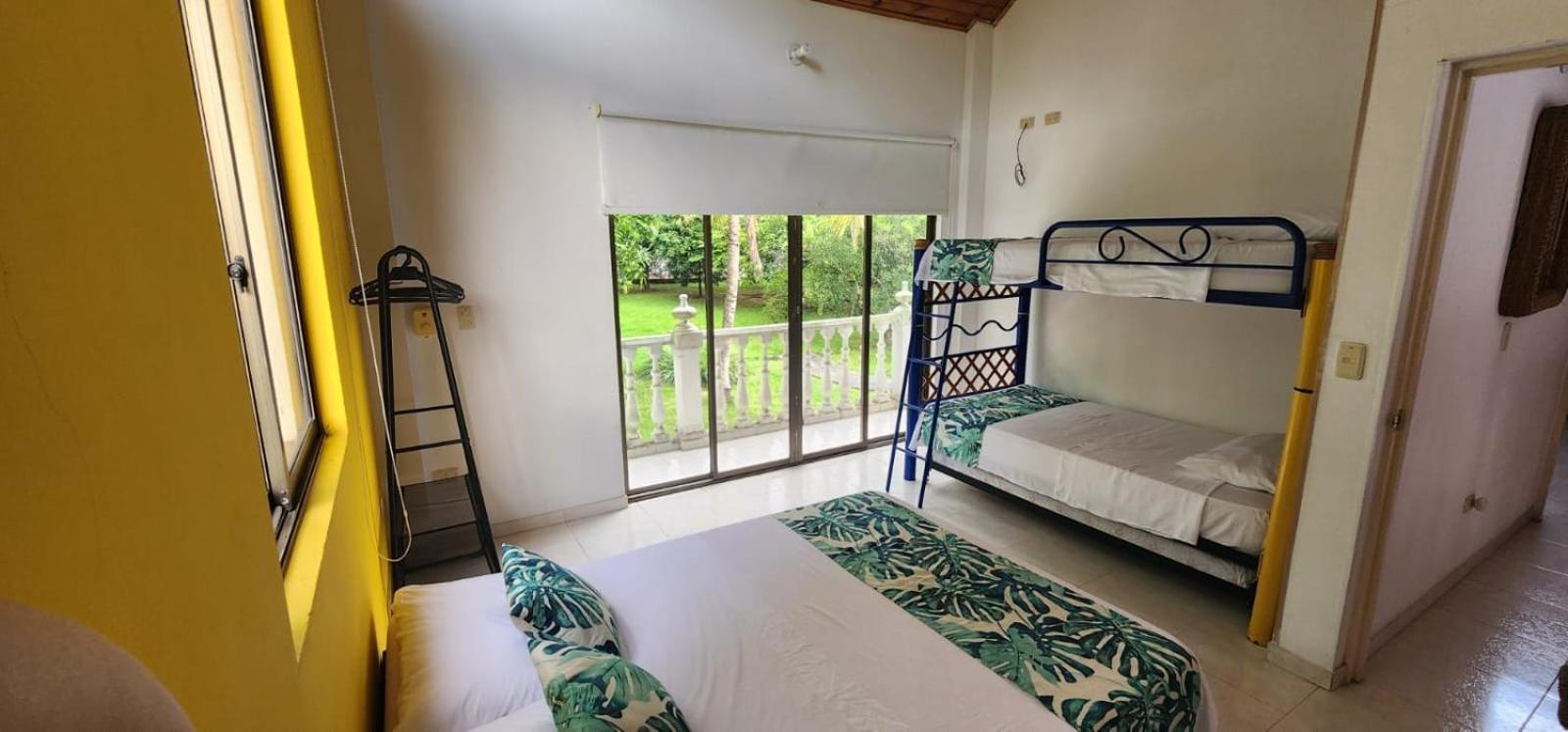 Casa Con Piscina Privada * Melgar