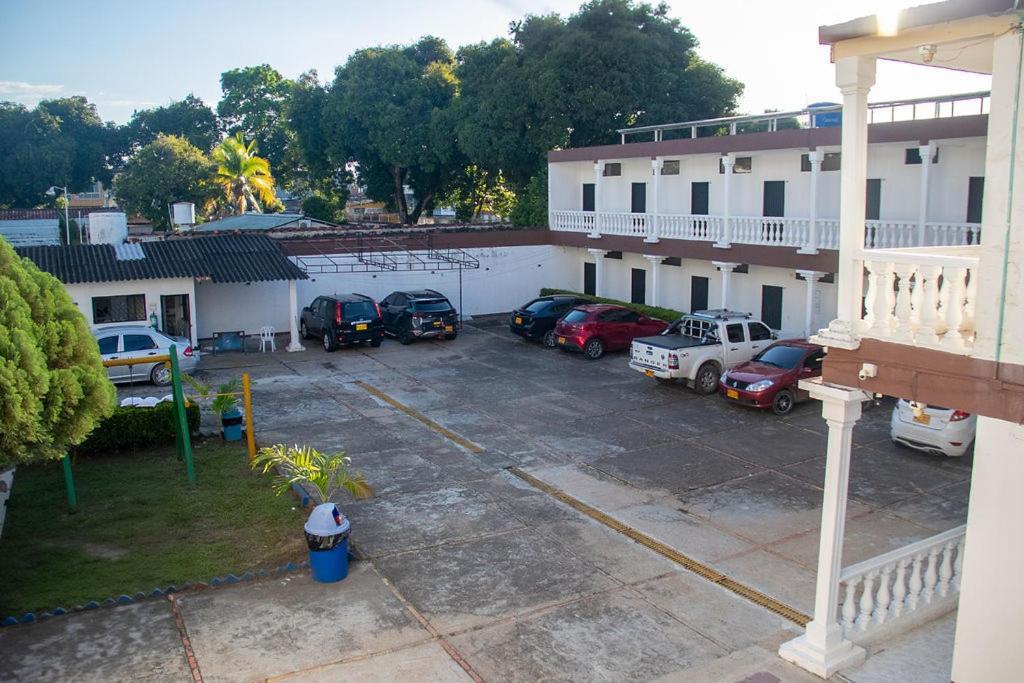 Hotel Plaza 3*