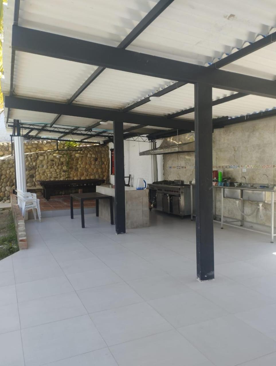 Shekinah Hotel Melgar