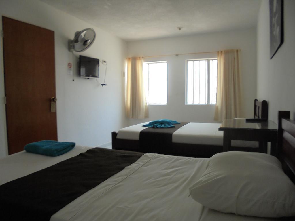 Joohn Almendros - Gay Only/ Solo Gay Hotel