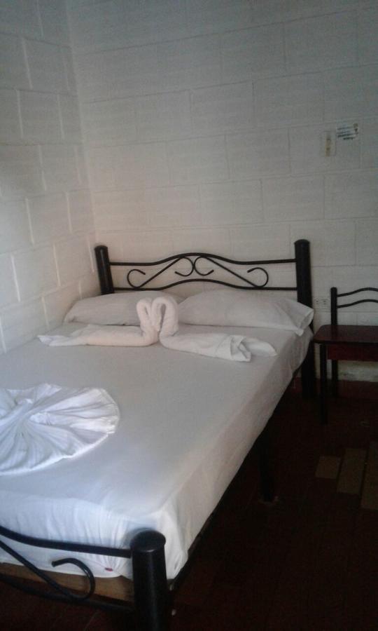 Aqui Me Quedo Hotel Melgar