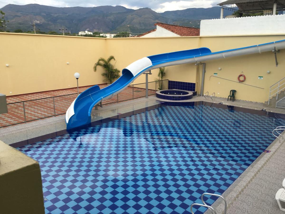 Marux Plaza