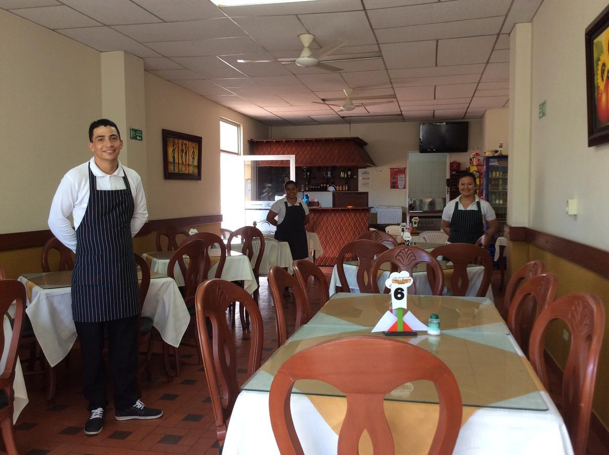 Marux Plaza Hotel Melgar