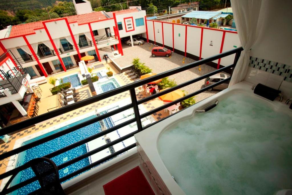 Bora Bora Solo Adultos Hotel Melgar
