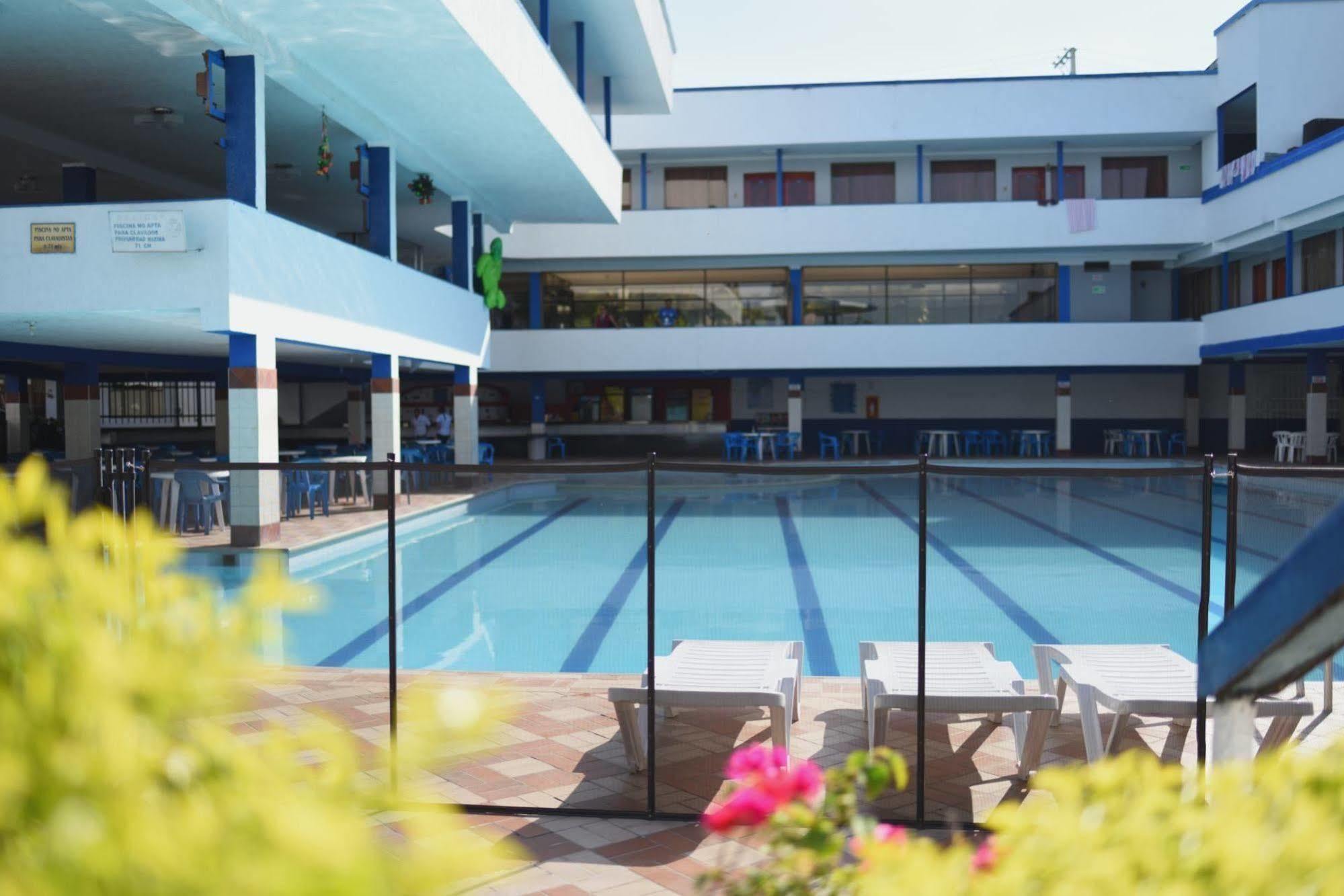 Toboganes De Hotel 3*