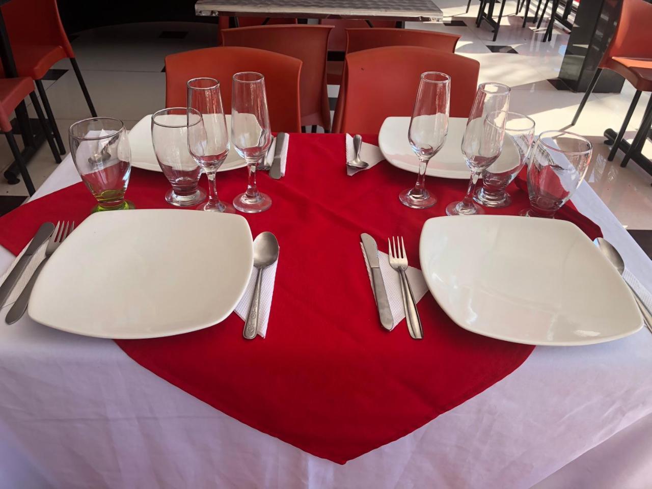 Bora Bora Solo Adultos Hotel Melgar