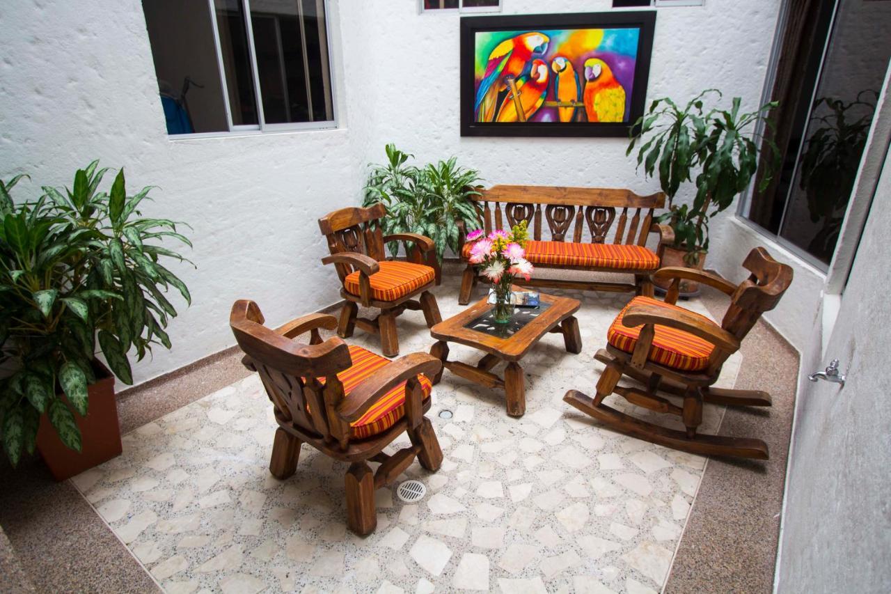 Hotel Blue Star Melgar