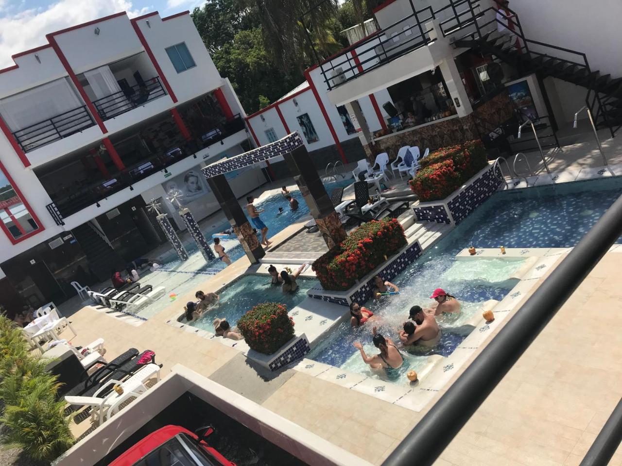 Bora Bora Solo Adultos 3*
