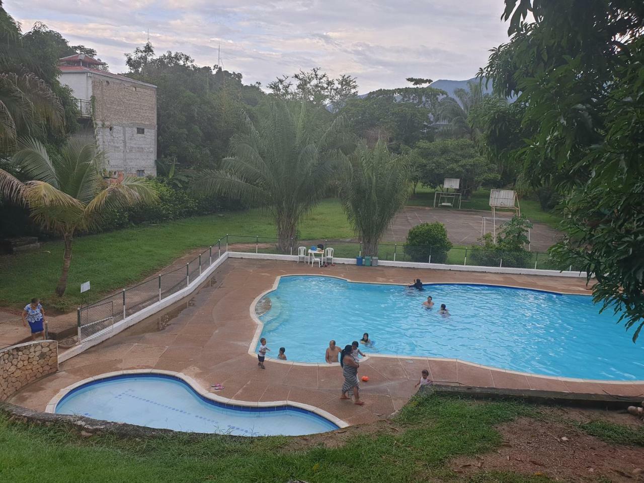 Aurora Pensión Melgar