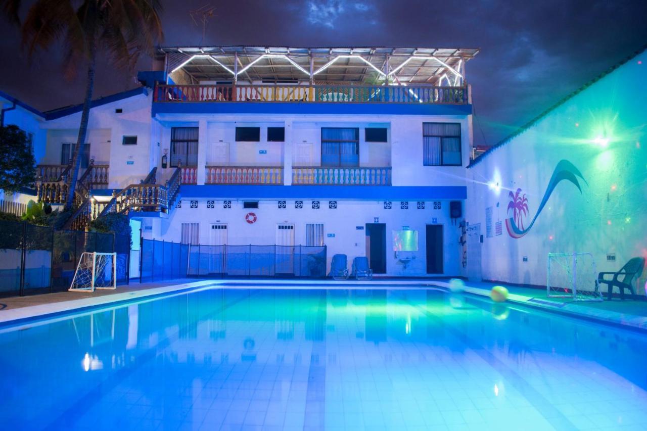 Joohn Almendros - Gay Only/ Solo Gay Hotel *