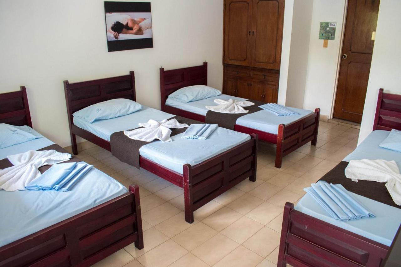 Joohn Almendros - Gay Only/ Solo Gay Hotel Melgar