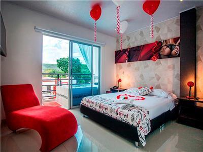 Bora Bora Solo Adultos Hotel 3*